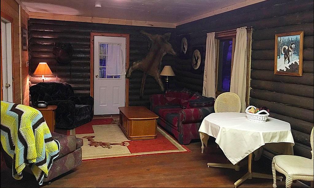 Flying U Ranch Hotel Seventy Mile House Kültér fotó